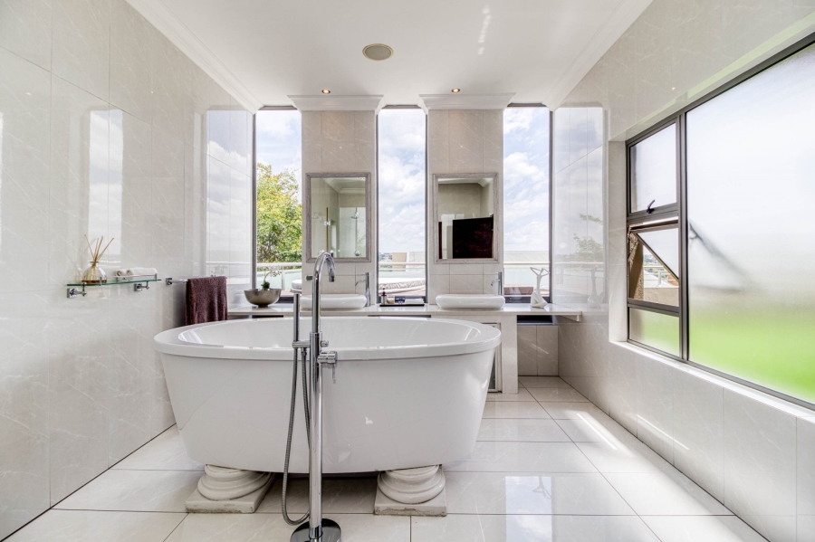4 Bedroom Property for Sale in Woodmead Gauteng