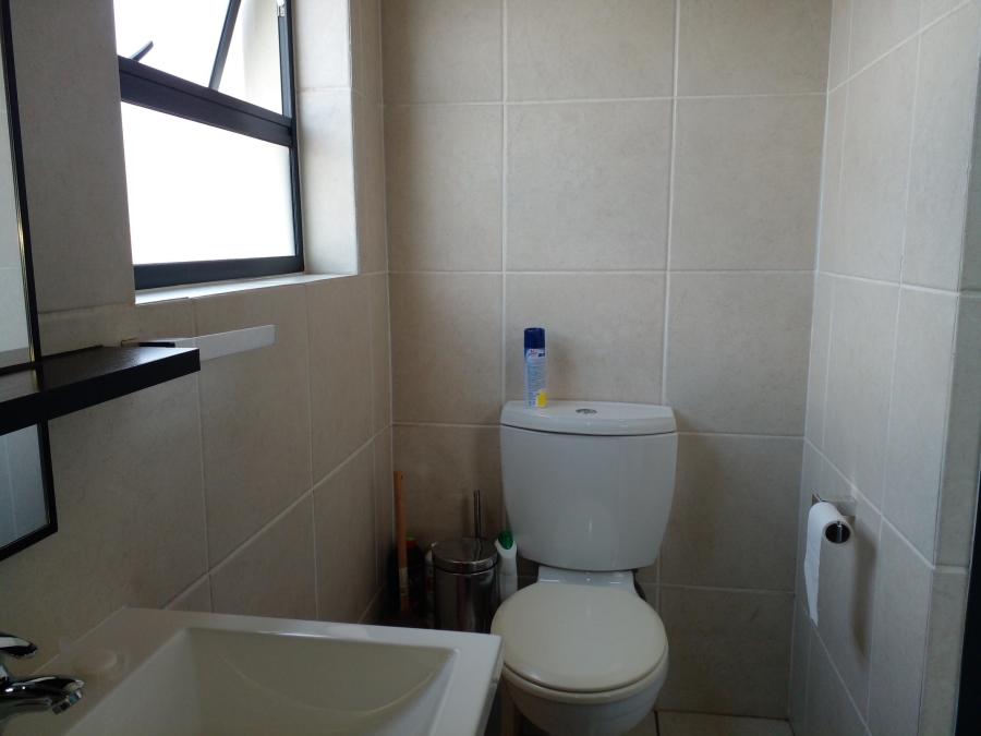 2 Bedroom Property for Sale in Greenstone Gate Gauteng