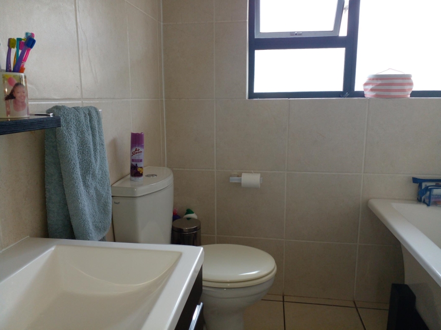 2 Bedroom Property for Sale in Greenstone Gate Gauteng
