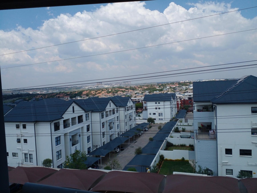 2 Bedroom Property for Sale in Greenstone Gate Gauteng