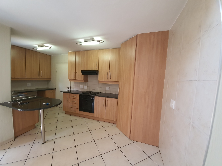 To Let 3 Bedroom Property for Rent in Glen Marais Gauteng
