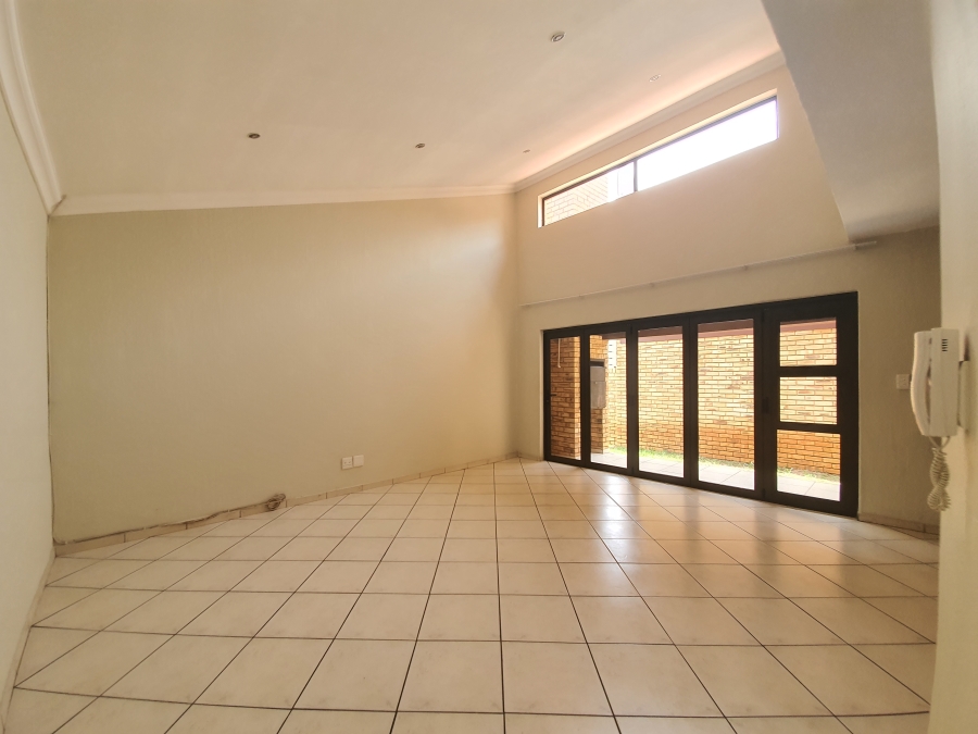 To Let 3 Bedroom Property for Rent in Glen Marais Gauteng