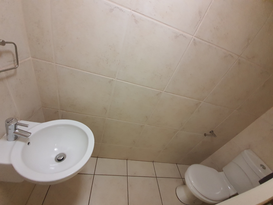 To Let 3 Bedroom Property for Rent in Glen Marais Gauteng