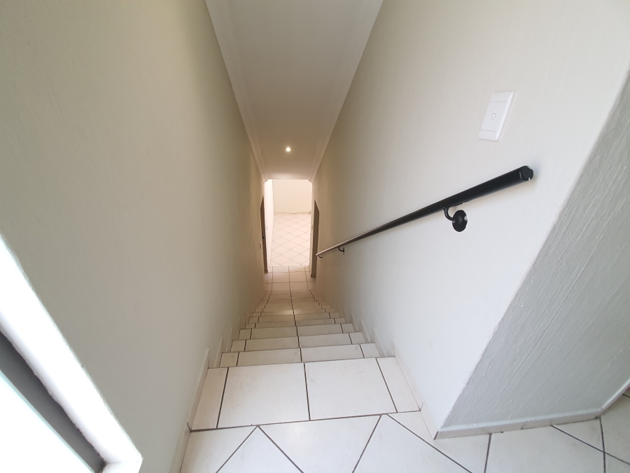 To Let 3 Bedroom Property for Rent in Glen Marais Gauteng