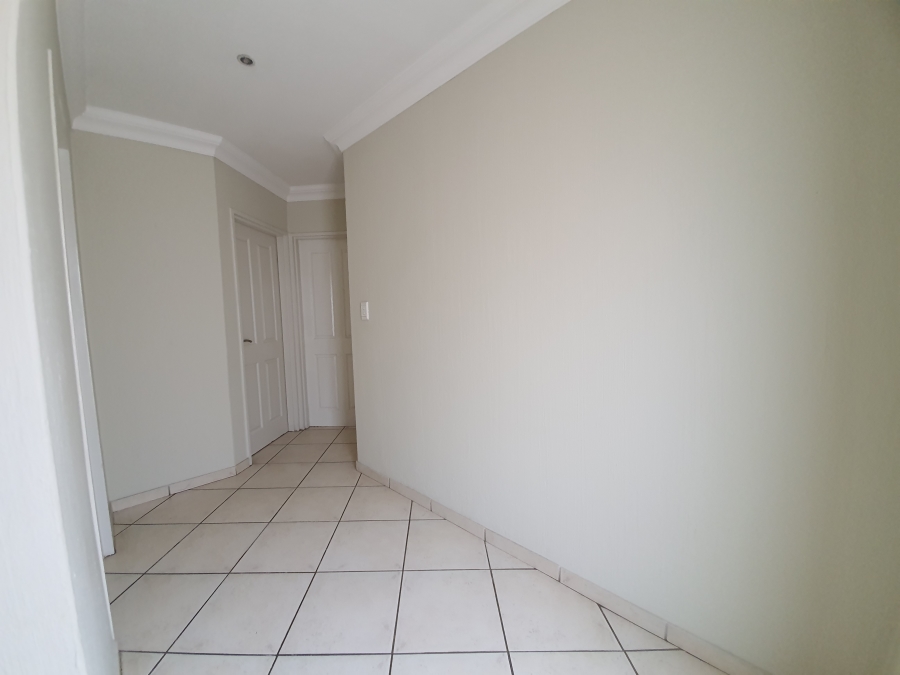 To Let 3 Bedroom Property for Rent in Glen Marais Gauteng