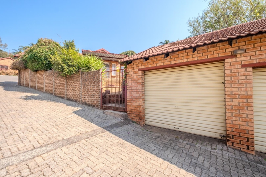 3 Bedroom Property for Sale in Waterkloof Park Gauteng