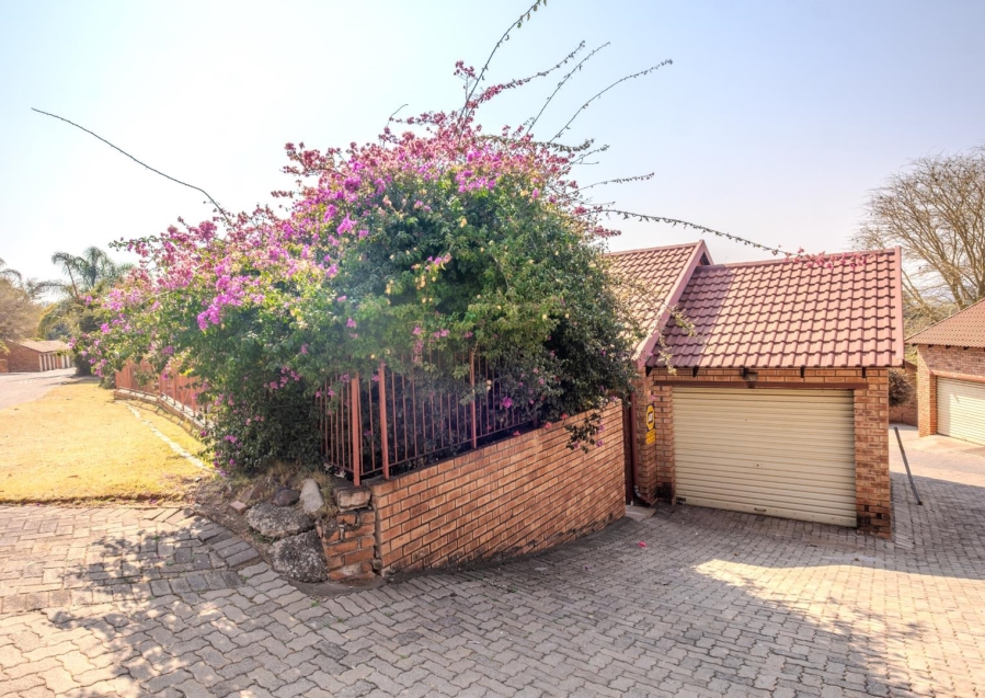 3 Bedroom Property for Sale in Waterkloof Park Gauteng