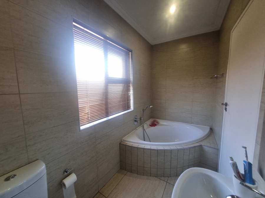 To Let 3 Bedroom Property for Rent in Equestria Gauteng