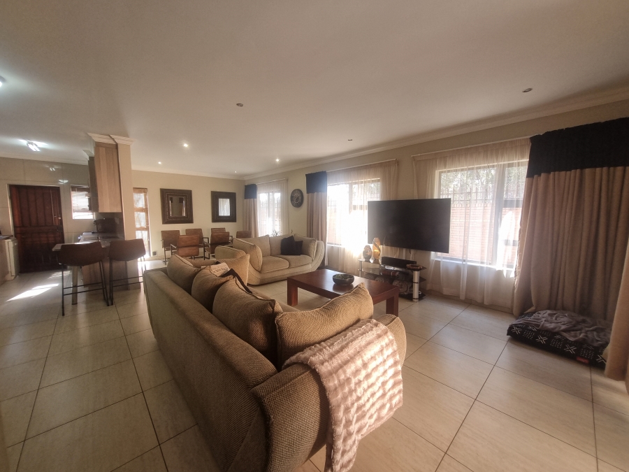 To Let 3 Bedroom Property for Rent in Equestria Gauteng