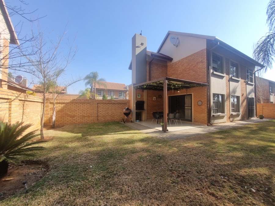To Let 3 Bedroom Property for Rent in Equestria Gauteng