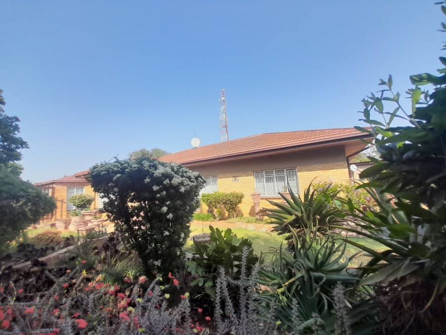 3 Bedroom Property for Sale in West Porges Gauteng