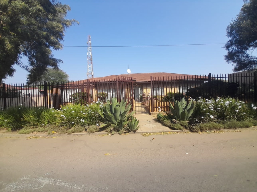 3 Bedroom Property for Sale in West Porges Gauteng