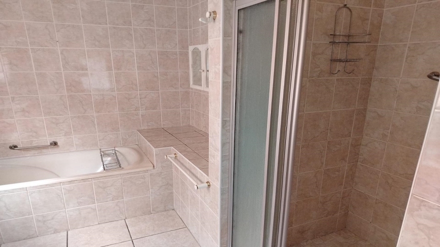 3 Bedroom Property for Sale in Vanderbijlpark SW 5 Gauteng