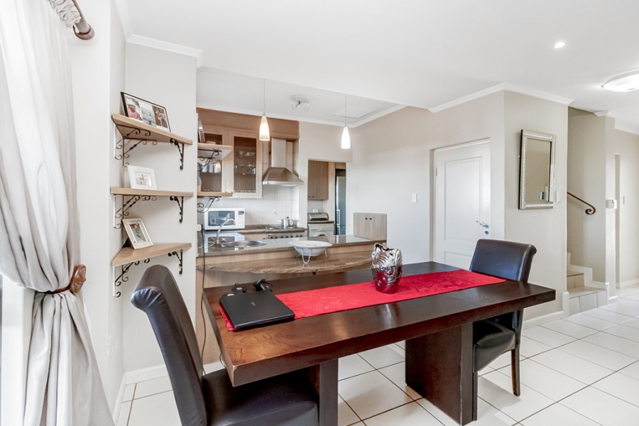 To Let 3 Bedroom Property for Rent in Constantia Kloof Gauteng