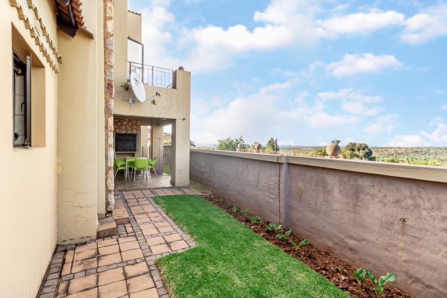 To Let 3 Bedroom Property for Rent in Constantia Kloof Gauteng