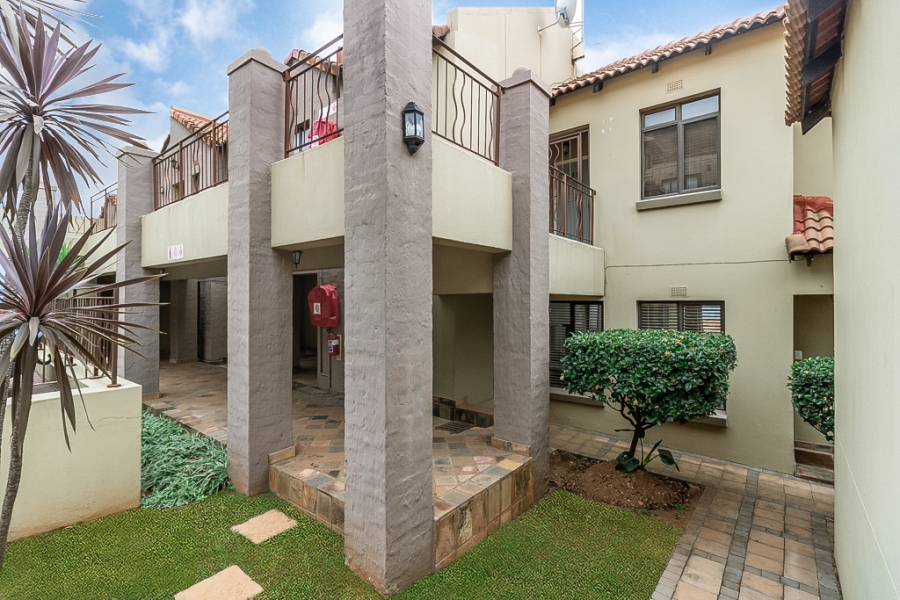 To Let 3 Bedroom Property for Rent in Constantia Kloof Gauteng