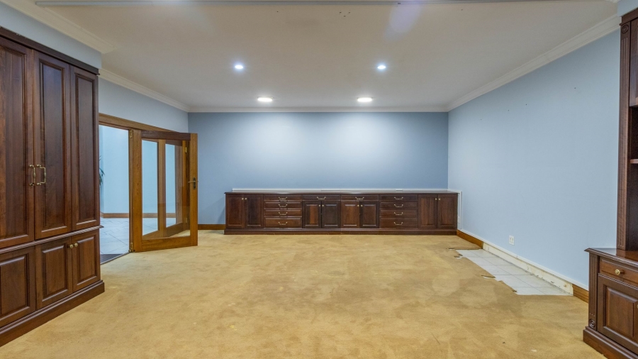 5 Bedroom Property for Sale in Centurion Golf Estate Gauteng