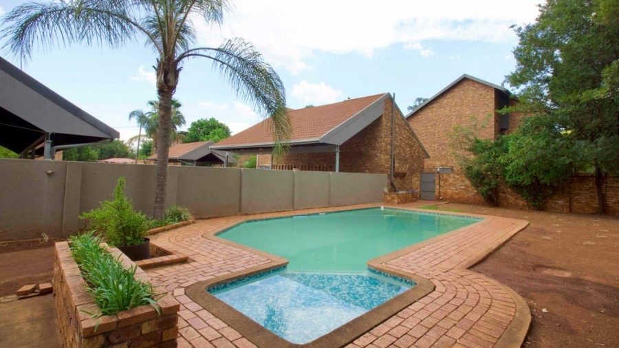 2 Bedroom Property for Sale in Clubview Gauteng