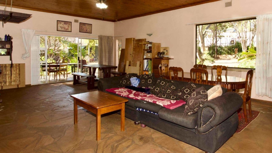 6 Bedroom Property for Sale in Lyttelton Manor Gauteng