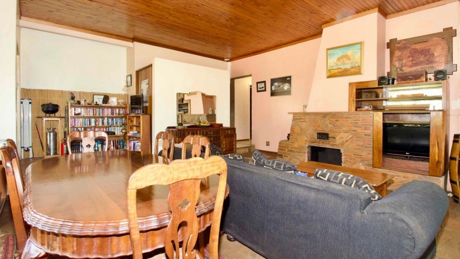 6 Bedroom Property for Sale in Lyttelton Manor Gauteng