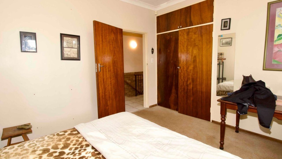 6 Bedroom Property for Sale in Lyttelton Manor Gauteng