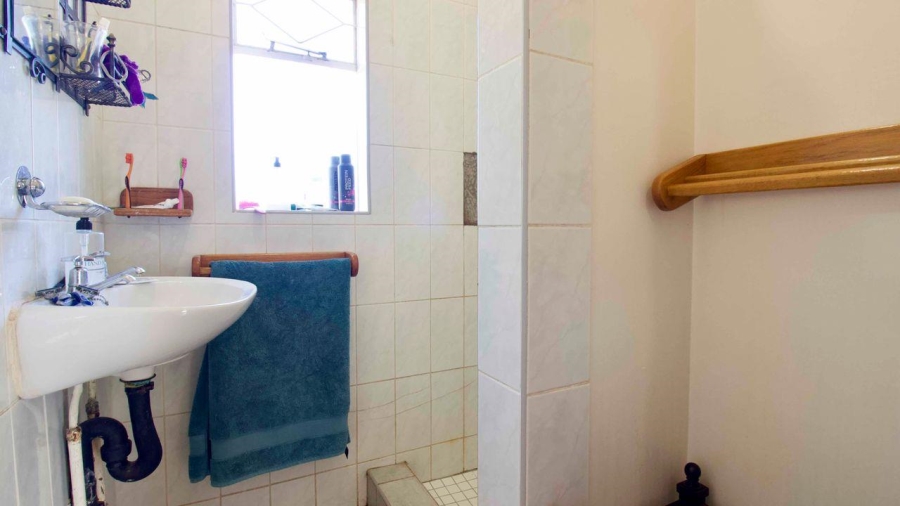 6 Bedroom Property for Sale in Lyttelton Manor Gauteng