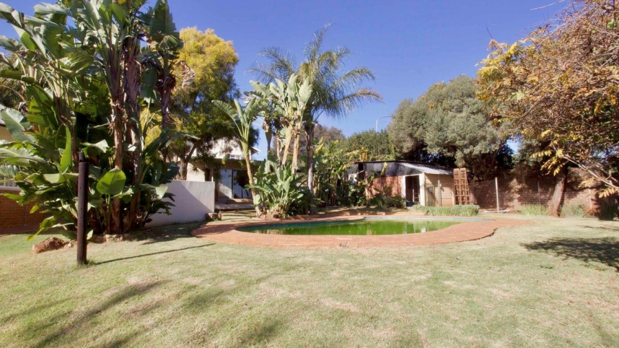 6 Bedroom Property for Sale in Lyttelton Manor Gauteng