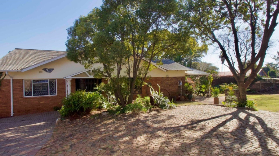 6 Bedroom Property for Sale in Lyttelton Manor Gauteng