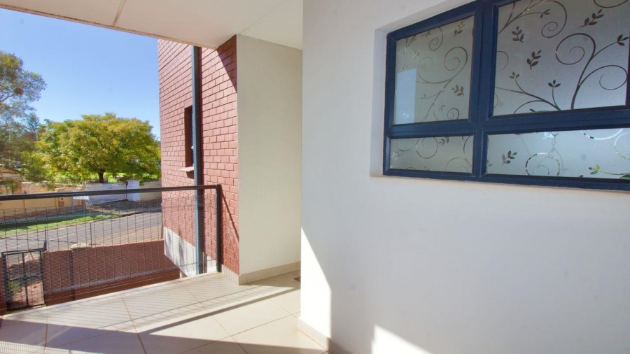 2 Bedroom Property for Sale in Die Hoewes Gauteng