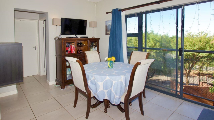 2 Bedroom Property for Sale in Die Hoewes Gauteng