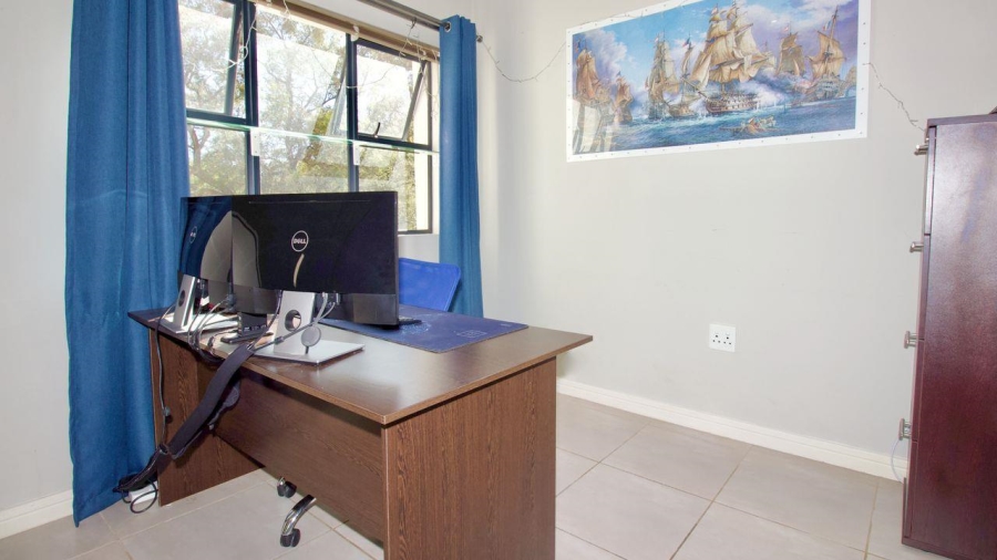 2 Bedroom Property for Sale in Die Hoewes Gauteng