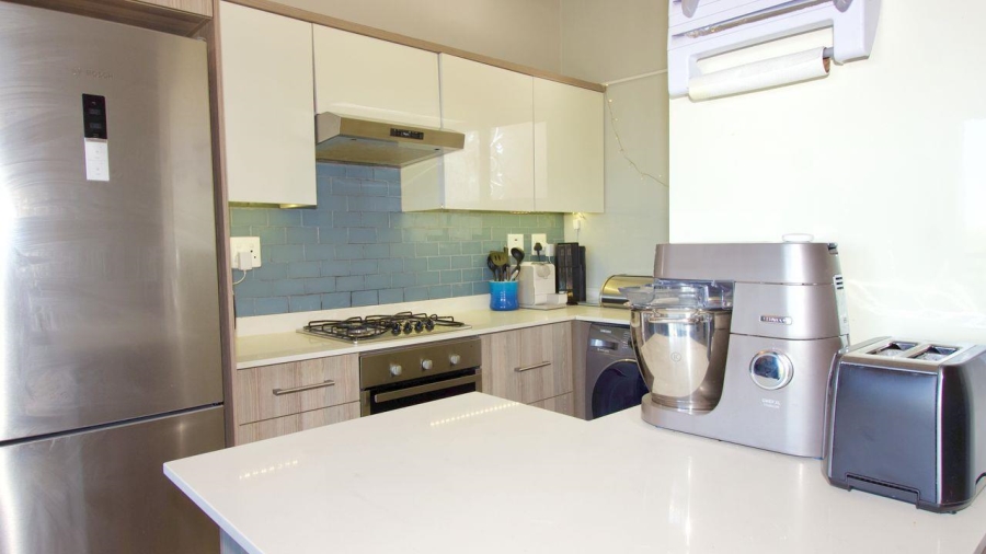 2 Bedroom Property for Sale in Die Hoewes Gauteng
