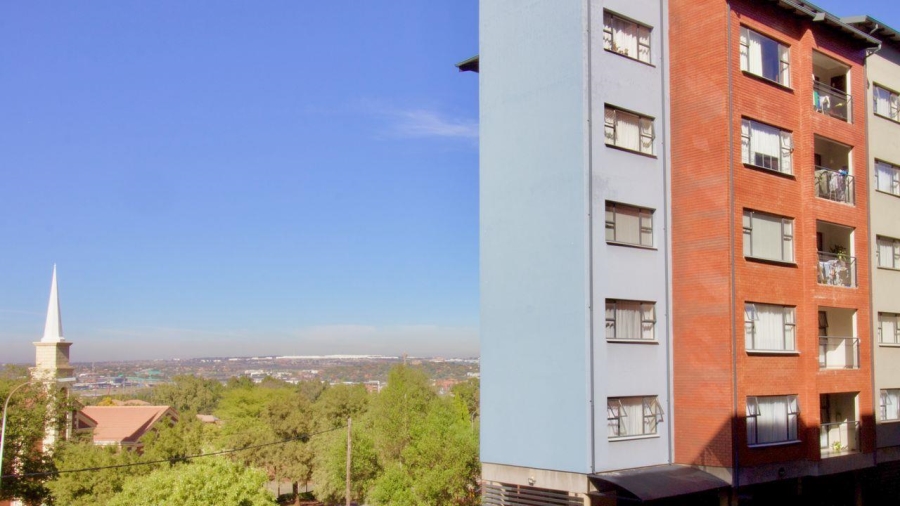 2 Bedroom Property for Sale in Die Hoewes Gauteng