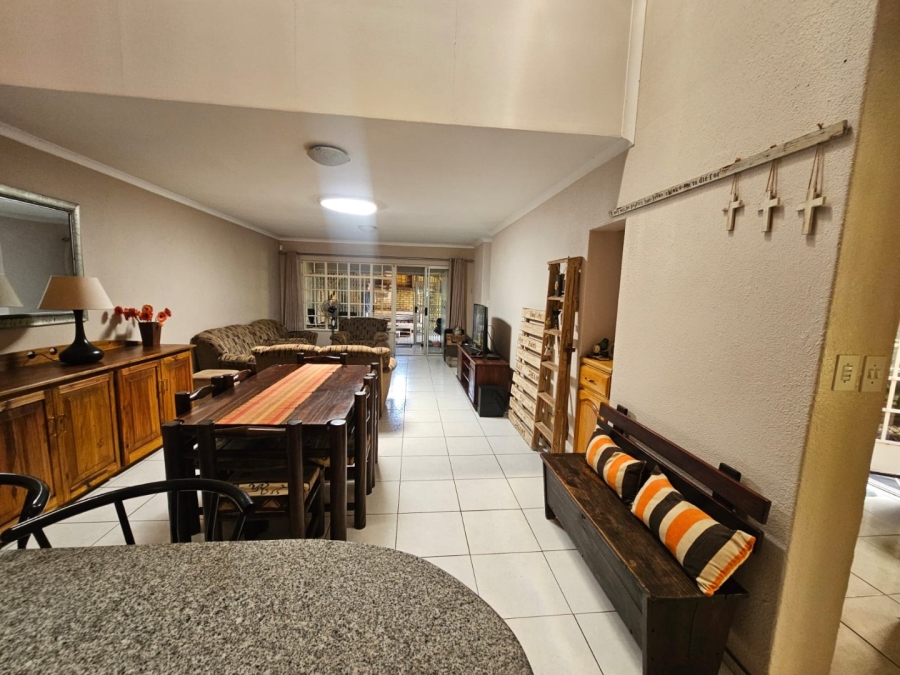 To Let 3 Bedroom Property for Rent in Three Rivers Gauteng