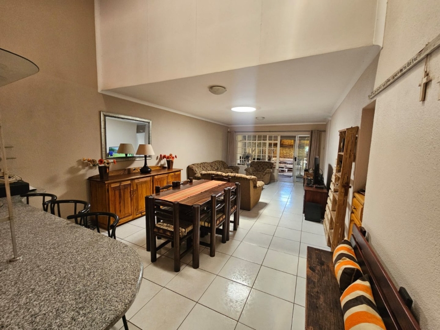 To Let 3 Bedroom Property for Rent in Three Rivers Gauteng