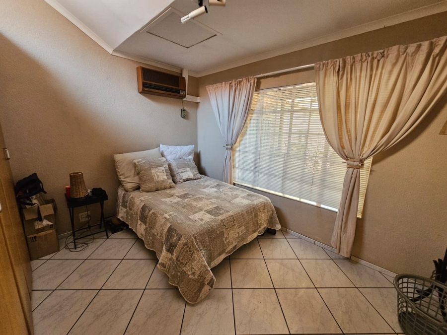 To Let 3 Bedroom Property for Rent in Three Rivers Gauteng