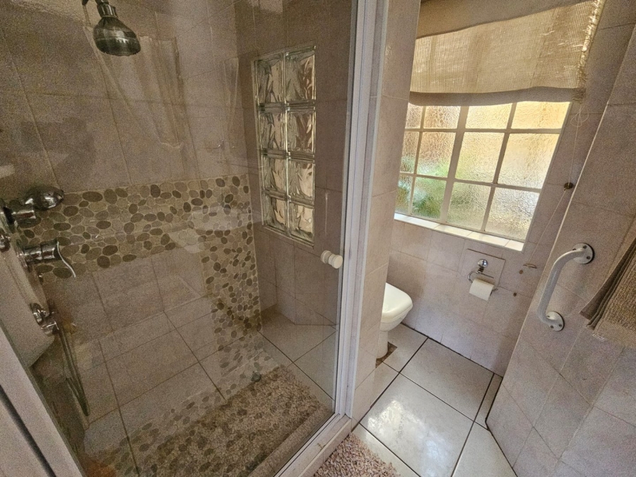 To Let 3 Bedroom Property for Rent in Three Rivers Gauteng