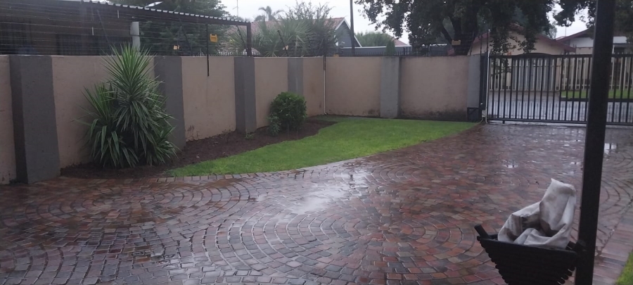 To Let 2 Bedroom Property for Rent in Brakpan Central Gauteng
