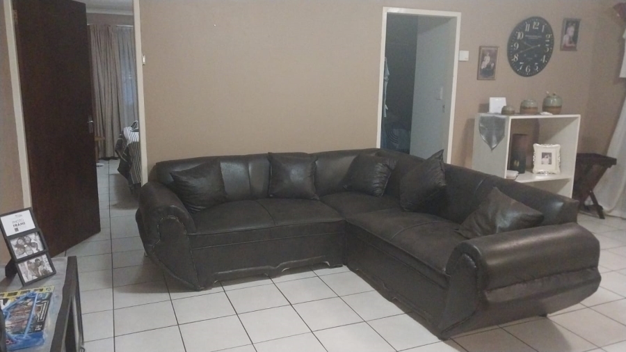 To Let 2 Bedroom Property for Rent in Brakpan Central Gauteng