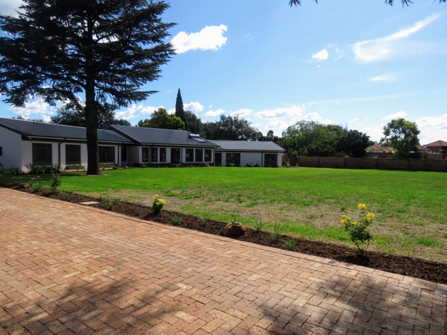 7 Bedroom Property for Sale in Sonneveld Gauteng