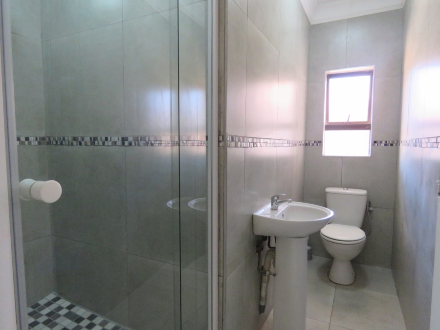 7 Bedroom Property for Sale in Sonneveld Gauteng