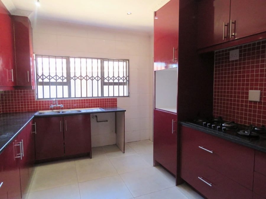 7 Bedroom Property for Sale in Sonneveld Gauteng