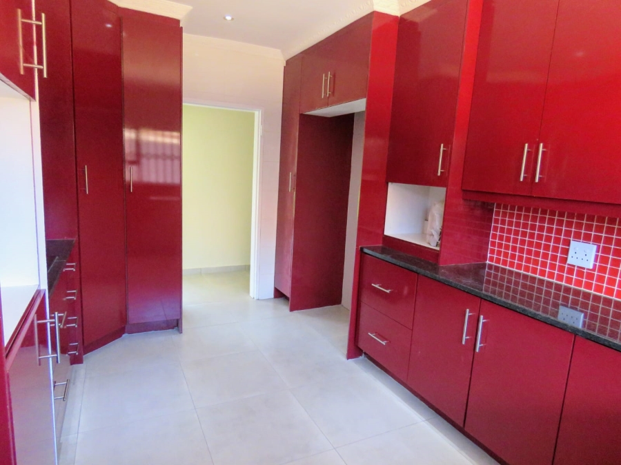 7 Bedroom Property for Sale in Sonneveld Gauteng