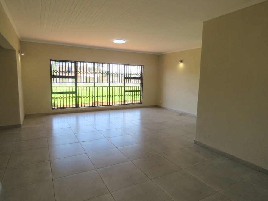 7 Bedroom Property for Sale in Sonneveld Gauteng