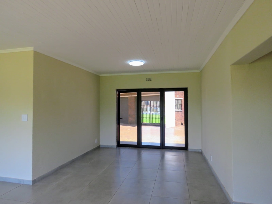 7 Bedroom Property for Sale in Sonneveld Gauteng