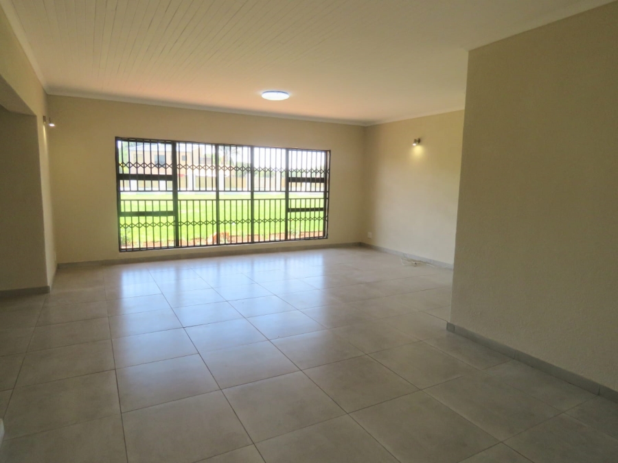 7 Bedroom Property for Sale in Sonneveld Gauteng