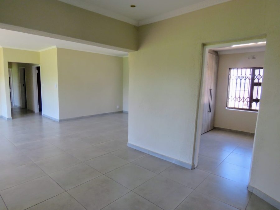 7 Bedroom Property for Sale in Sonneveld Gauteng