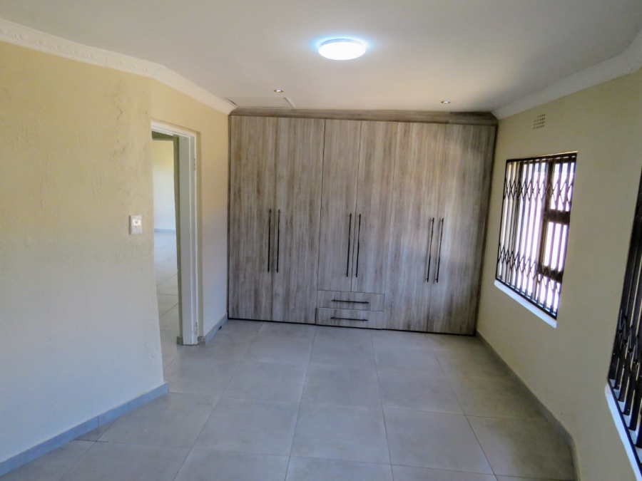 7 Bedroom Property for Sale in Sonneveld Gauteng