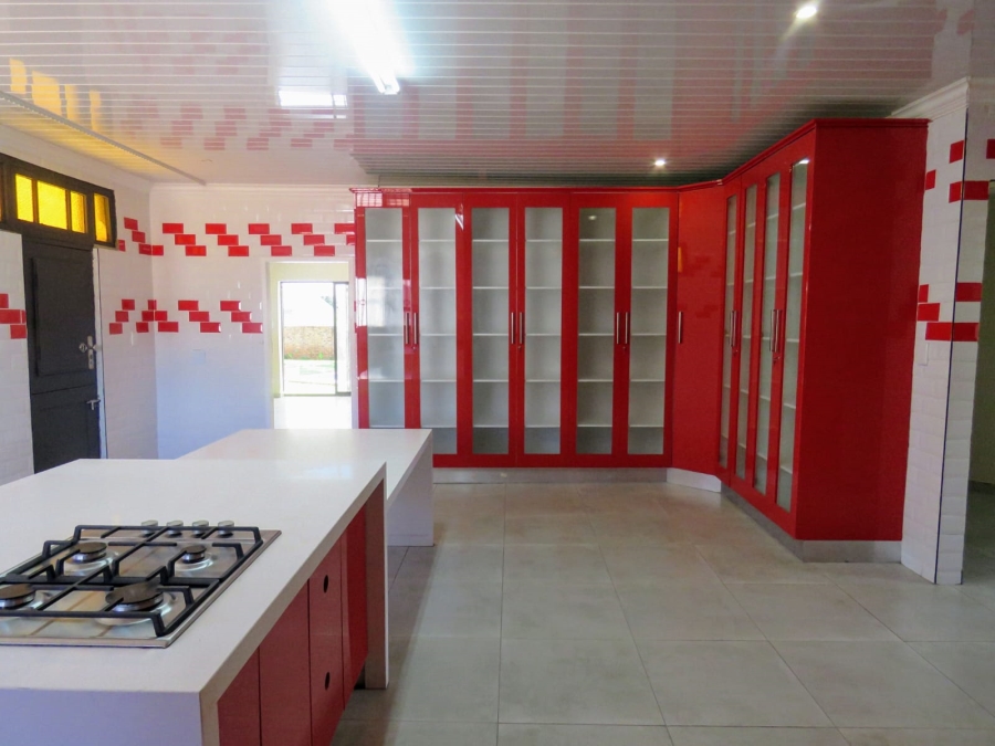 7 Bedroom Property for Sale in Sonneveld Gauteng