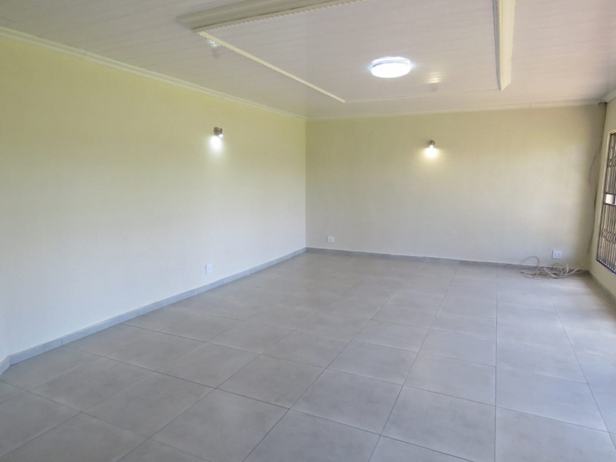 7 Bedroom Property for Sale in Sonneveld Gauteng
